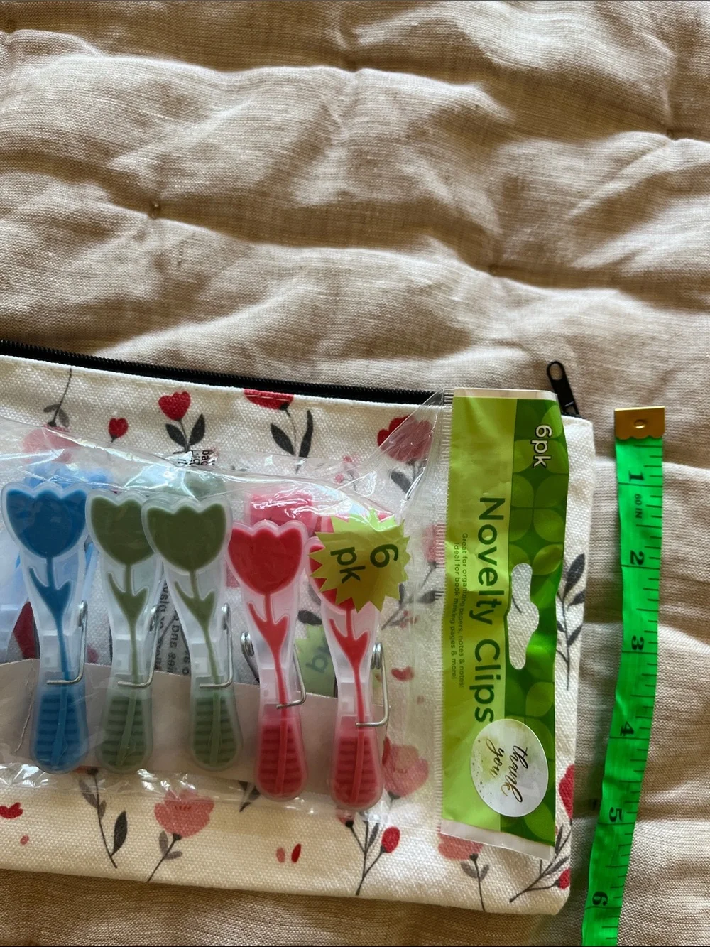 Tulip Canvas Pouch with Matching Novelty Clips nwot